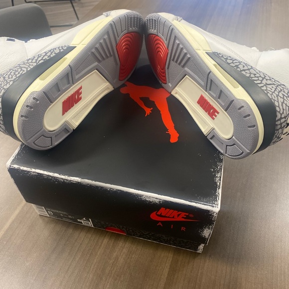 Air Jordan White Cement 3’s (2023) - Picture 2 of 5